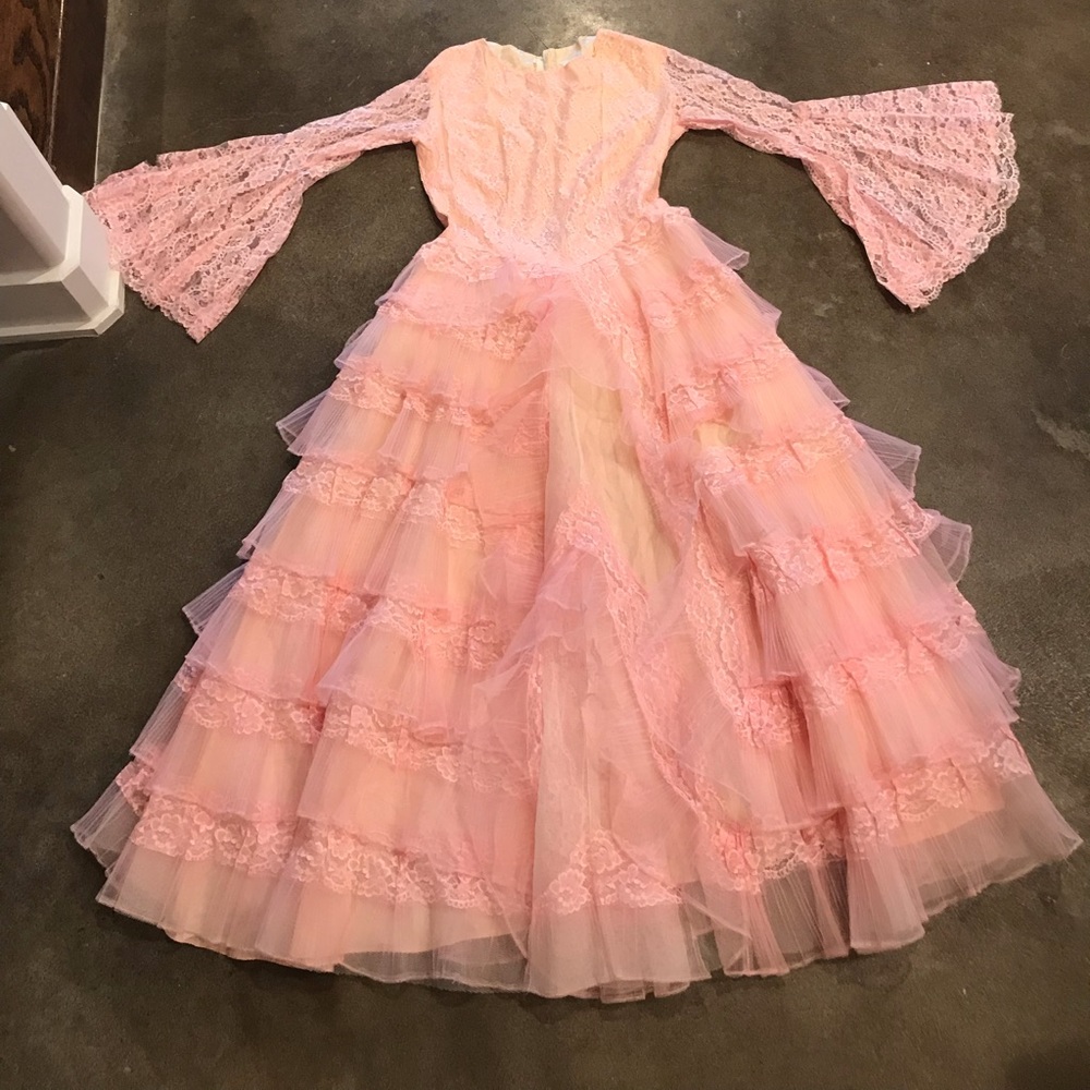 Vintage frilly pink lace prom dress